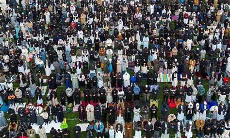 Eid brings 30,000 Muslims to Birmingham park in mass outdoor prayer to ...