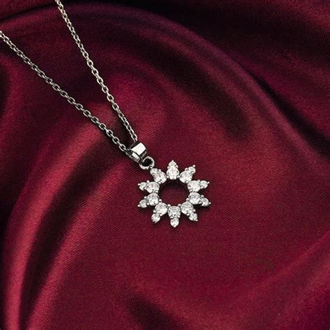 Chic Silver Pendants to Elevate Your Summer Wardrobe – GIVA