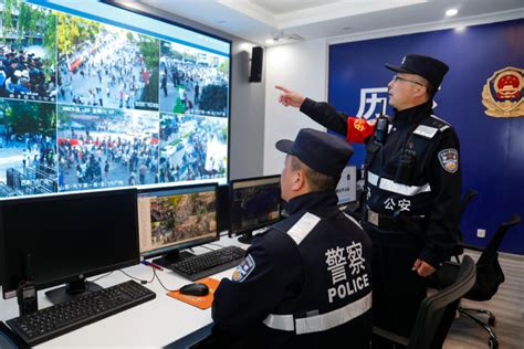 济南市公安局五一假期加密加强街面巡防-新华网