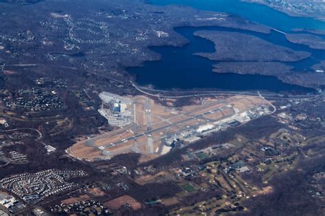 Heading To Sleepy Hollow Or Salem? Here Are The Nearest Airports