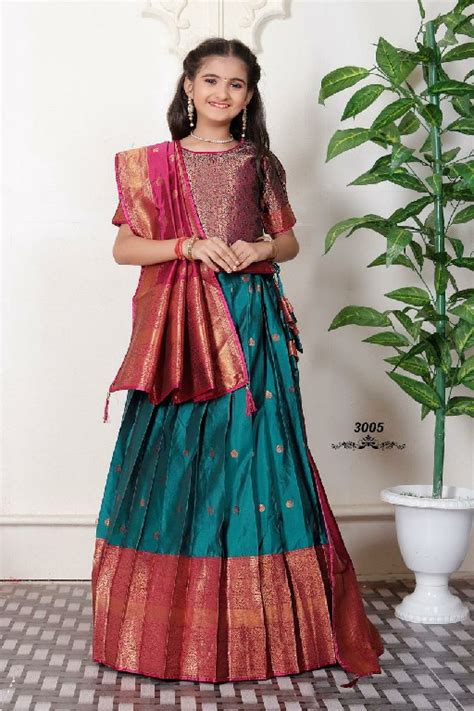 Hunar Marri Wholesale Kids Lehenga Catalogue - textiledeal.in