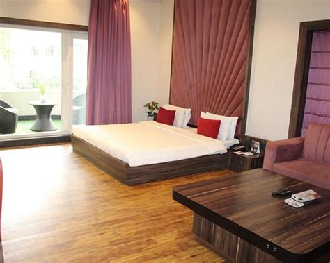 THE SAMILTON - 2026 Hotel Reviews, Photos, Rate Comparison (Kolkata ...