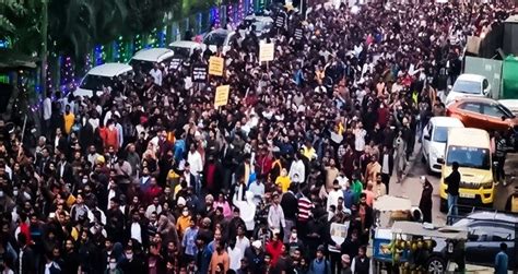 Patna Police cane charge, use water cannons to disperse BPSC protestors ...