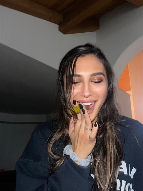 TW Pornstars - 1 pic. Gianna Dior. Twitter. my 2 moods. 7:31 AM - 15 ...