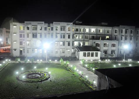 Main Building : : Rajkiya Engineering College, Banda