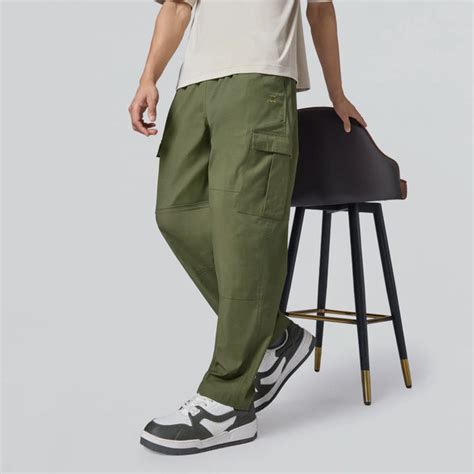 Difference Between Straight Fit Vs Regular Fit Vs Relaxed Fit – XYXX ...