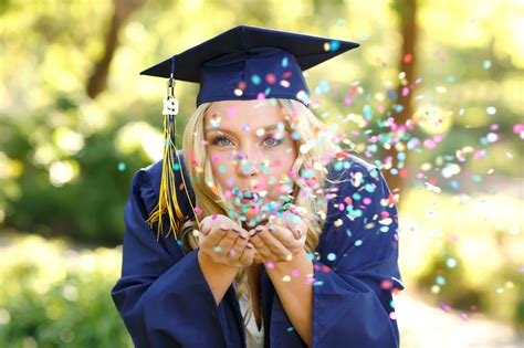 Graduation Cap And Gown Picture Ideas at Sarah Lee blog