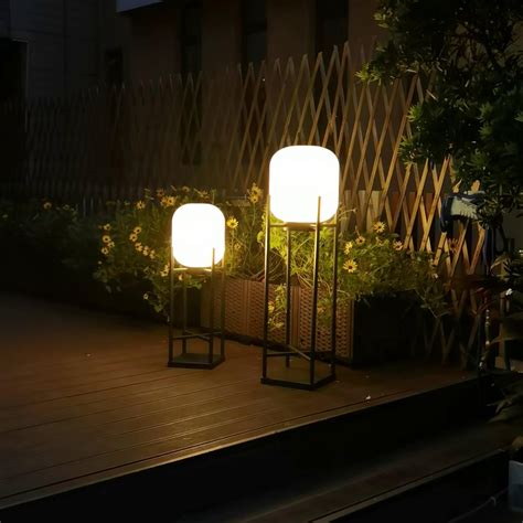 Lantern Solar Outdoor Floor Lamp – Vakkerlight