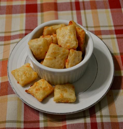 Simple Savory & Satisfying: Homemade Pepper Jack Cheez-its