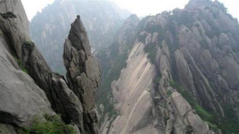 泰山素有「五嶽之首」之稱，主峰玉皇頂海拔1545米，氣勢雄偉磅礴 - 每日頭條