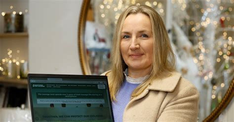 ‘The power is with us’: Smartphone-free parenting movement takes off in ...