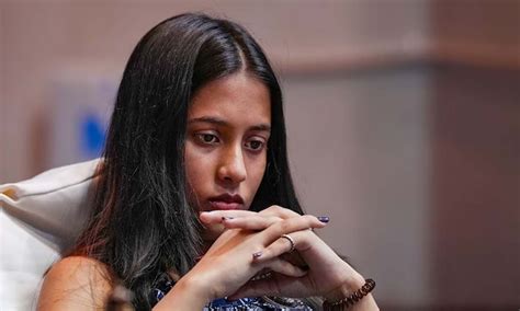 హిస్టరీ క్రియేట్ చేసిన భారత టీనేజ్ చెస్ సంచలనం దివ్య దేశ్‌ముఖ్ | India ...