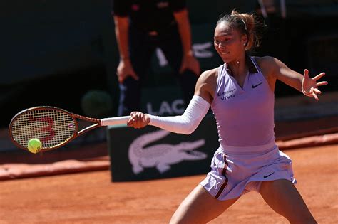 Tennis Zheng Qin Wen 的图像结果