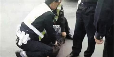 福州发生持刀伤人事件：1死19伤 警方全力追捕嫌犯-新闻中心-温州网