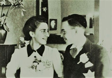 annie-en-mau - History of Sorts