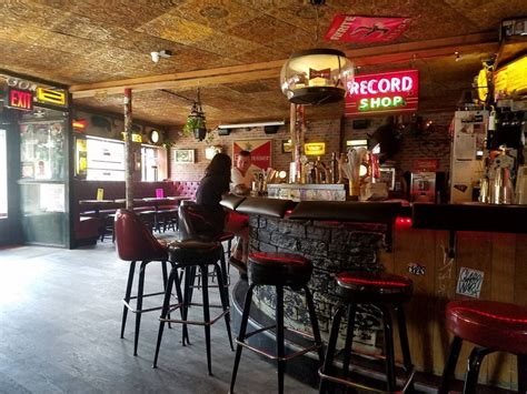 The 21 best bars in Williamsburg, Brooklyn