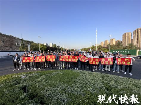 点赞！徐州热心市民自发免费接送外地游客：希望更多人喜欢徐州_腾讯新闻