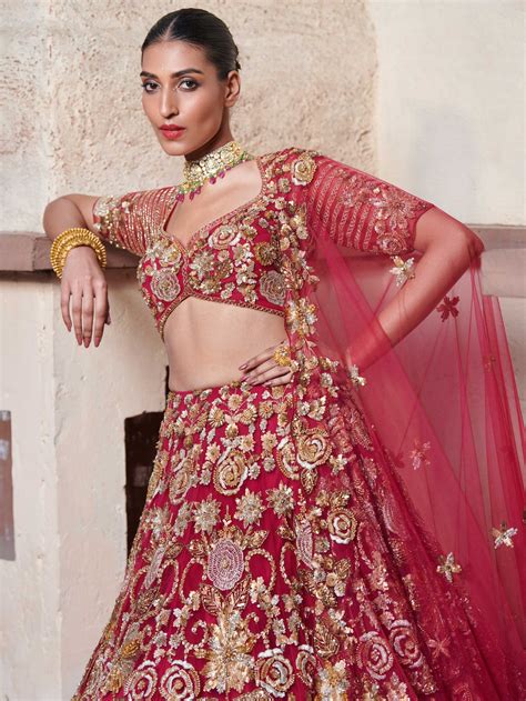 MAGENTA AND GOLD ZARIN BRIDAL LEHENGA SET – Opus Atelier