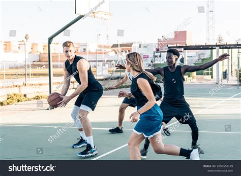 Playing Basketball 的图像结果