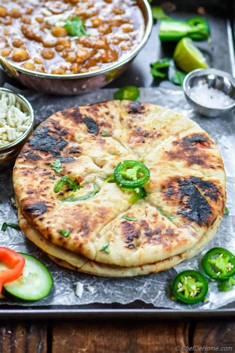 https://media.chefdehome.com/750/0/0/paneer-naan/indian-stuffed-paneer-naan-chefdehome-3.jpg