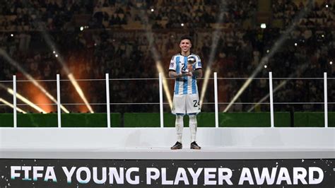 World Cup Best Young Player Trophy 的图像结果