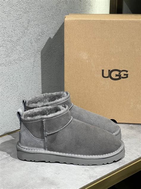 Ugg Kadin bot Classic Ultra Mini Gri
