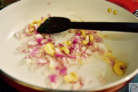 शाही पनीर बनाने की विधि हिन्दी में Shahi Paneer Recipe in Hindi - पारूल ...