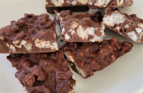 5 Ingredients to make Healthy Chocolate Rice Cake Bars – Grainic