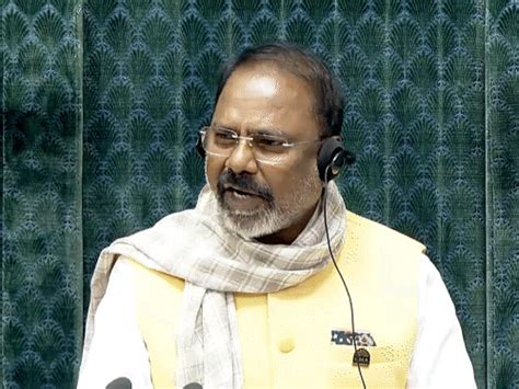 Speaker Warns Rahul Gandhi Over Ex-Army Chief Remark | Parliament Uproar