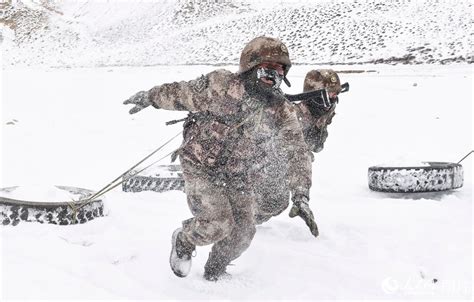 西藏陆军某边防团零下15摄氏度严寒训练--图片频道--人民网