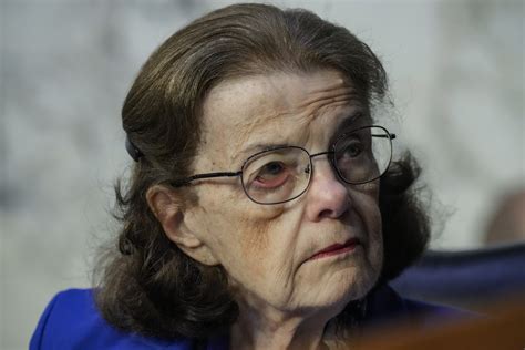 Why Democrats Don't Want Dianne Feinstein to Resign - Newsweek