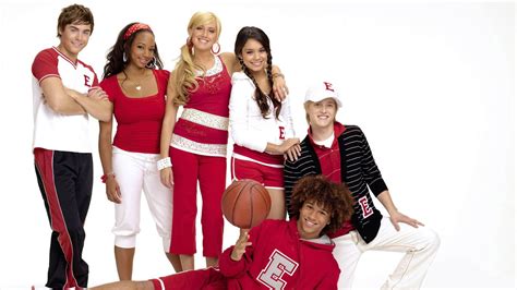 “High School Musical” Cast Reunites Over Zoom | Teen Vogue