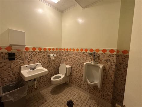 27 S Cascade Ave, Montrose, CO 81401 - Fox Theatre | LoopNet