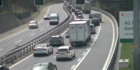 11 Kilometer Stau vor dem Gotthard-Nordportal | Nau.ch