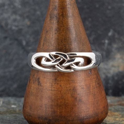 Simple Silver Celtic Knot Ring - Royal Mile Silver