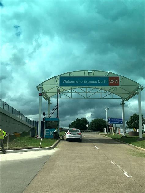 Express North Parking - Dallas, TX 75261