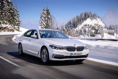 BMW 530e iPerformance Unveiled, It's A PHEV With 252 HP And Great Fuel Economy - autoevolution