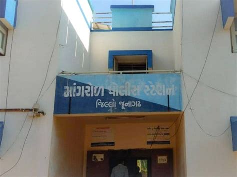 Two friends were killed when a bike rammed into the back of a closed ...