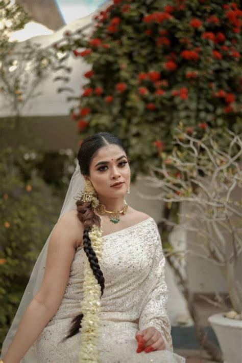 Zareen Pure Georgette Sari – Banarsi Das & Sons