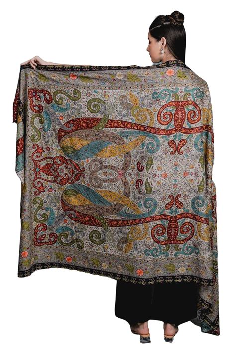 10 Ways to Style Your Shawl or Stole for Any Occasion – Taroob ...