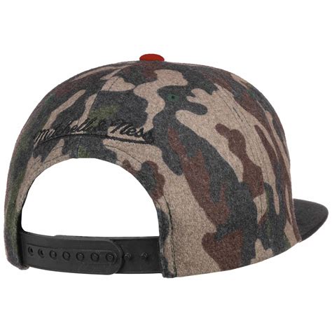 HWC Camo Flannel 76ers Cap by Mitchell & Ness - 24,95