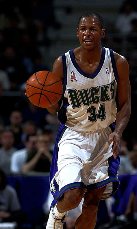 Ray Allen Bucks - 1062x1771 Wallpaper - teahub.io