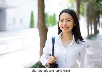 Business Women Going to Work 的图像结果