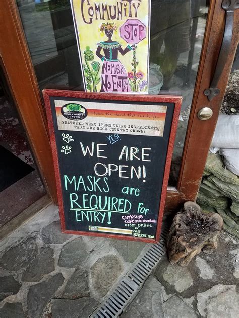 Menu at Bistro Roca pub & bar, Blowing Rock, 143 Wonderland Trail