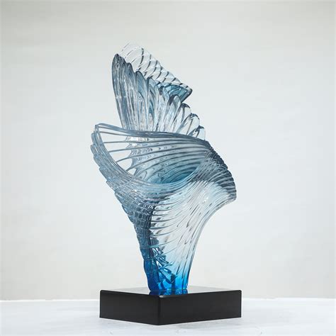 透明树脂人物雕塑 – 北京博仟雕塑公司
