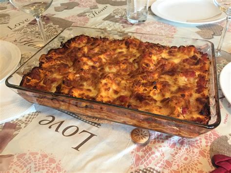 Lasagne al forno con ragu', besciamella e mozzarella.. e  
