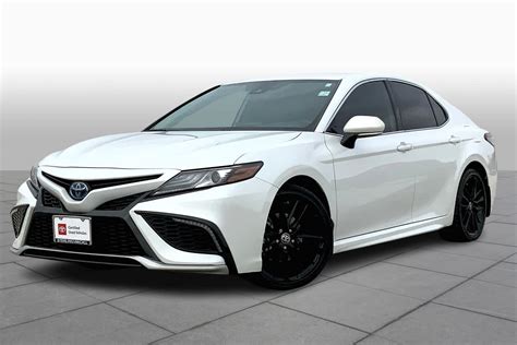 White Camry 2022