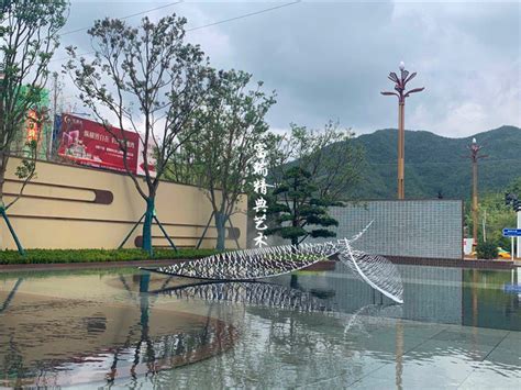 贵州校园玻璃钢雕塑 -贵州朋和文化景观雕塑设计