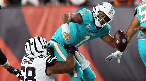 Tua Tagovailoa 'could have died' from concussion; Joe Burrow says head ...