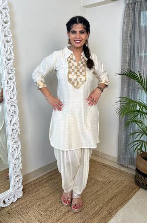 Indo-Western - Ishnya